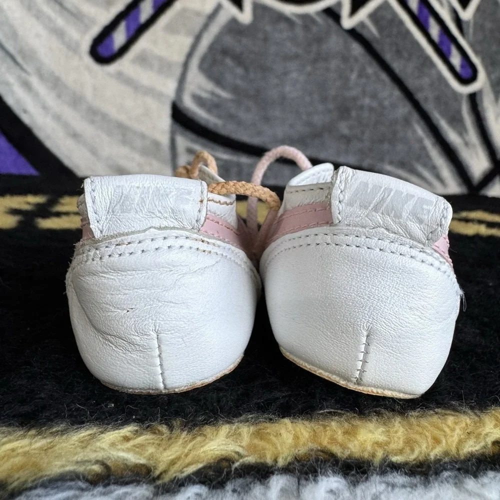 Size 1c - Vintage 1986 Nike Sweet Dreams Pink Swoosh Baby Newborn Shoes